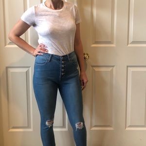 🦋Ripped Knee Button Jeans🦋